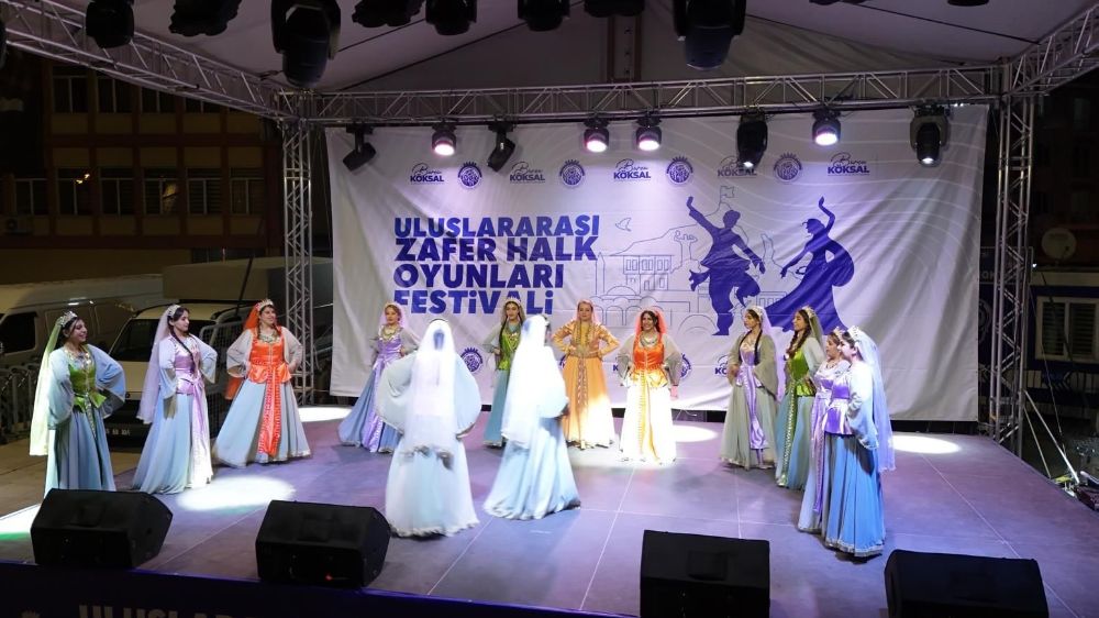 Afyon'da Uluslararası Halk Oyunları Festivali