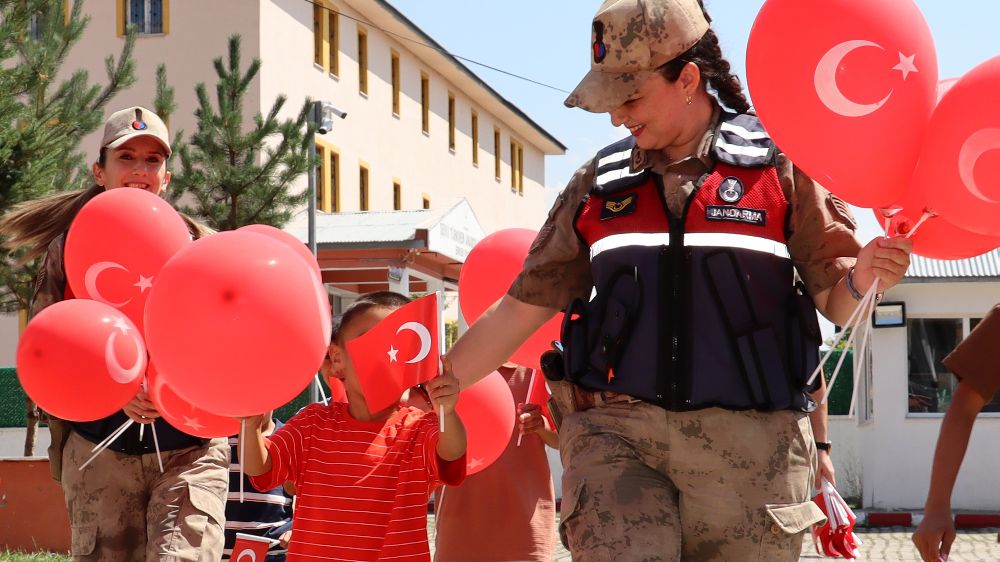 Ağrı’da  Jandarma   Çocuk Evleri Sitesi'nde bilgilendirme gerçekleştirdi