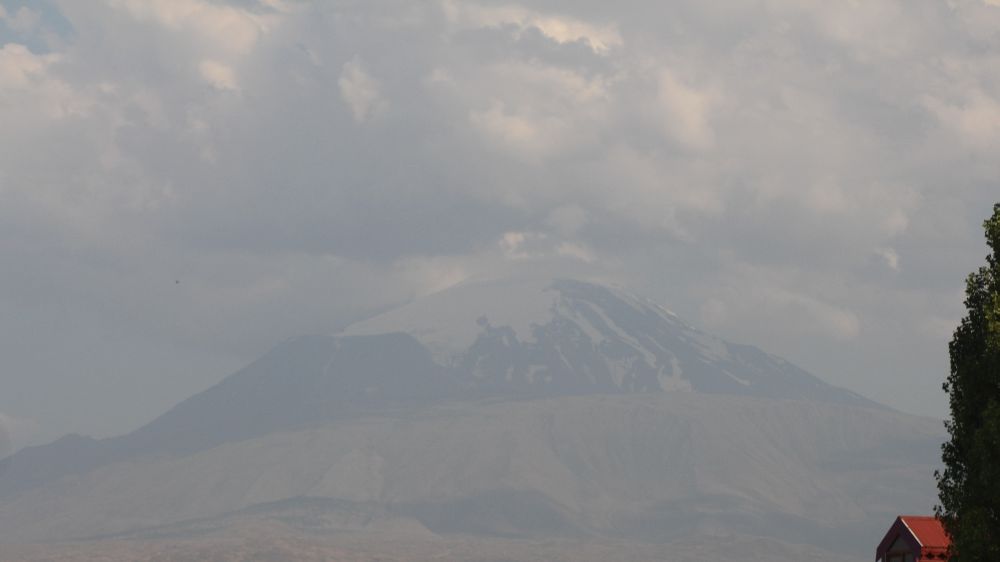 Ağrı Dağı eriyor! Sıcak hava Ağrı Dağı'nı vurdu