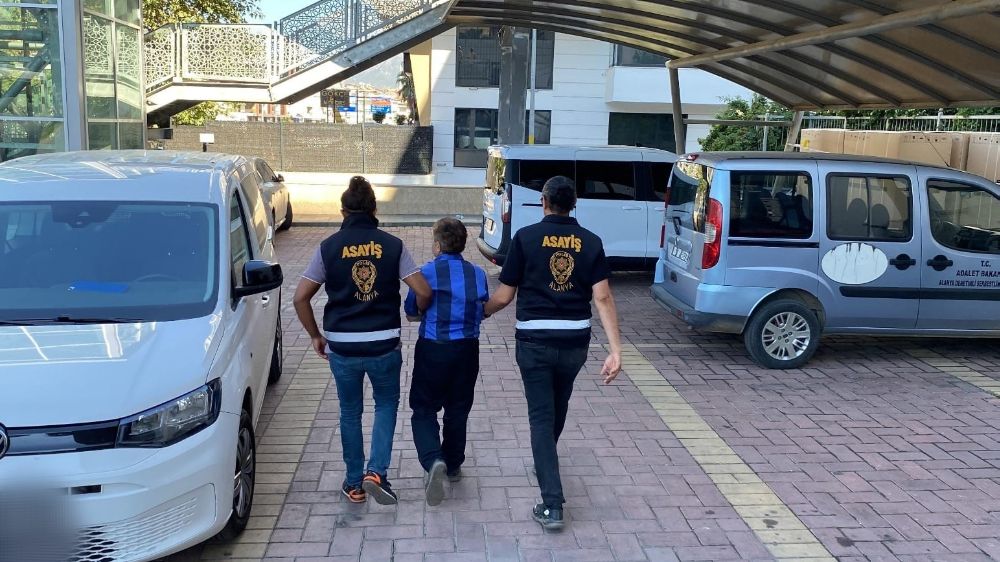 Antalya'da aranan firariler yakalandı