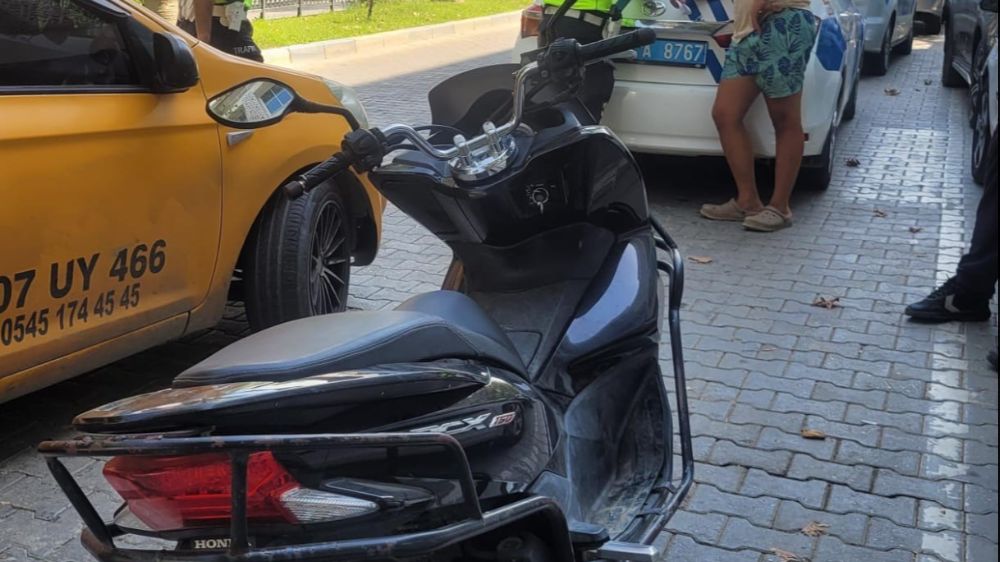 Antalya'da denetime takılan ehliyetsiz motosikletliye 12 bin TL ceza