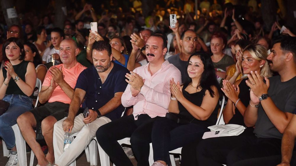 ANTALYA KONYAALTI'NDA YAZ KONSERLERİ COŞKUSU