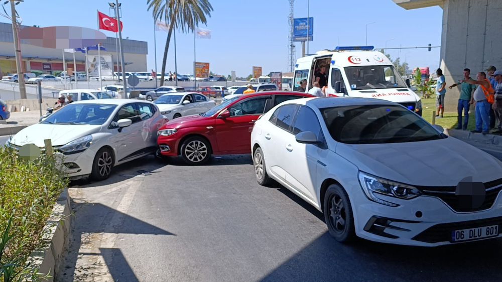 Antalya trafik kazası 3 kişi yaralandı