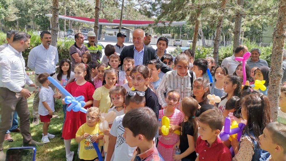 Aşkale Çimento Fabrikası personellerinin çocuklarına unutulmaz gün