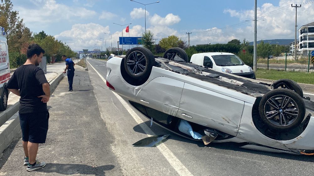 Bolu’da takla atan aracın içinden çıkarılan sürücünün burnu bile kanamadı