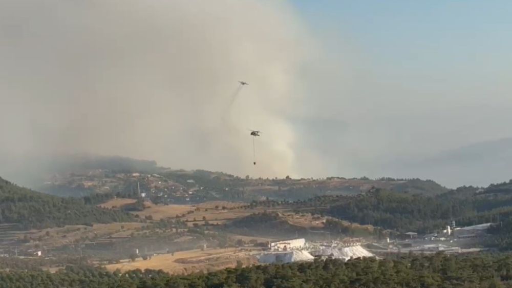 Bozdoğan'da devam eden yangının üzerinden 15 saat geçti