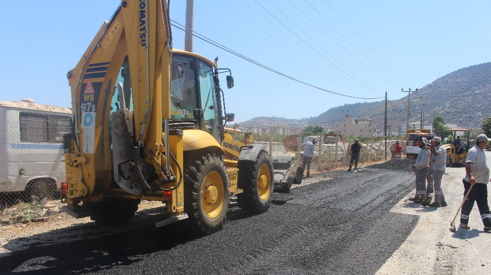 Büyükşehir yollarda asfalt bakım-onarım çalışması gerçekleştiriyor