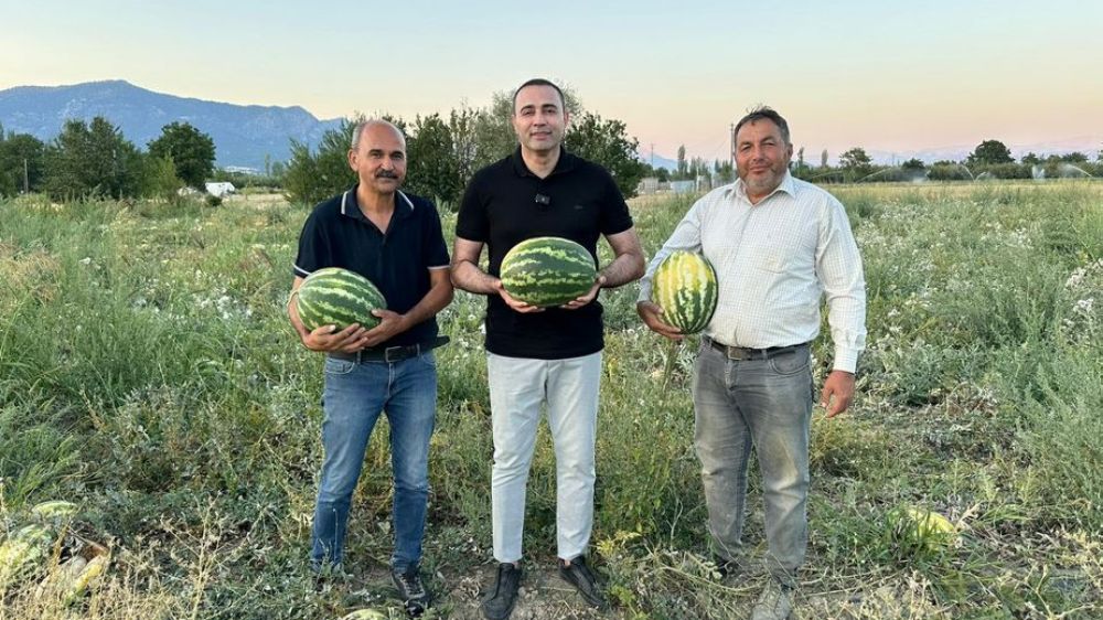 CHP Antalya Milletvekili Aykut Kaya  Elmalılı çiftçilerle bir araya geldi.