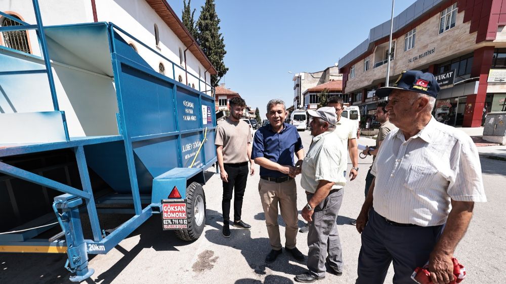  Denizli Büyükşehir Belediyesi üreticiye ekipman desteği sağlıyor