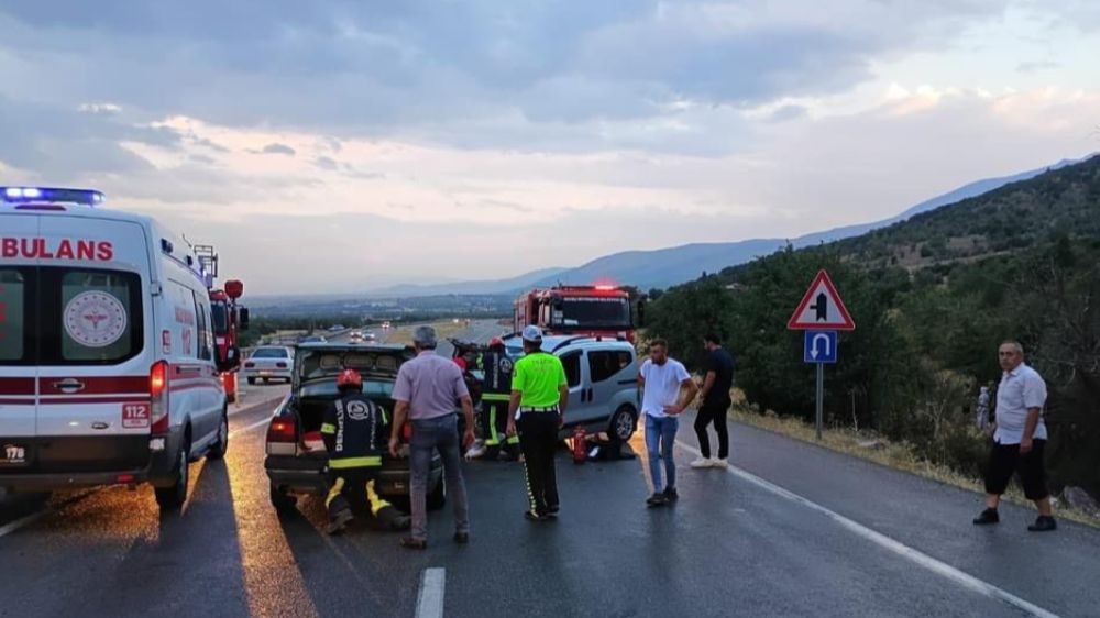 Denizli'de trafik kazası! 2 kişi yaralandı