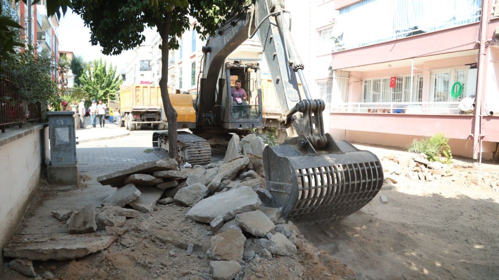 Efeler Belediye Başkanı ve ekibi çalışmalarına aralıksız devam ediyor