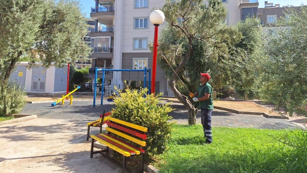 Efeler Belediyesi Park ve Bahçeler Müdürlüğü ekipleri yenileme çalışmalarına devam ediyor 