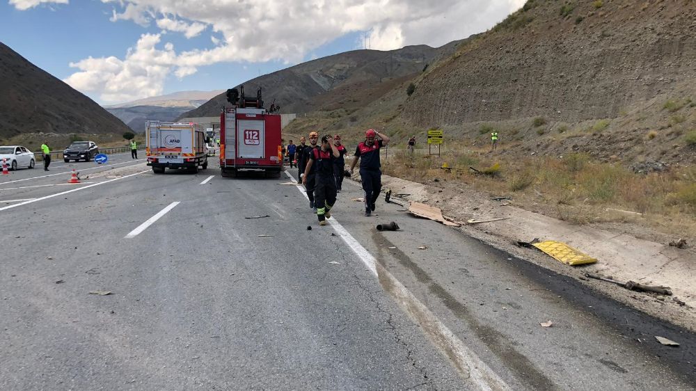 Erzincan trafik kazası! Ölü ve yaralıların olduğu Kaza haberi, fotoğraf ve video burada...