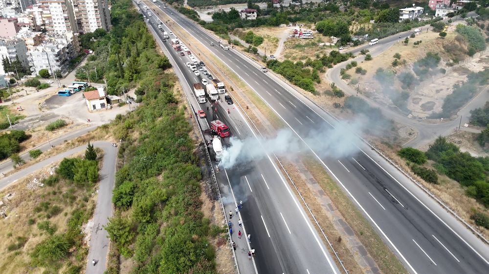 Hatay'da beton mikser alev aldı