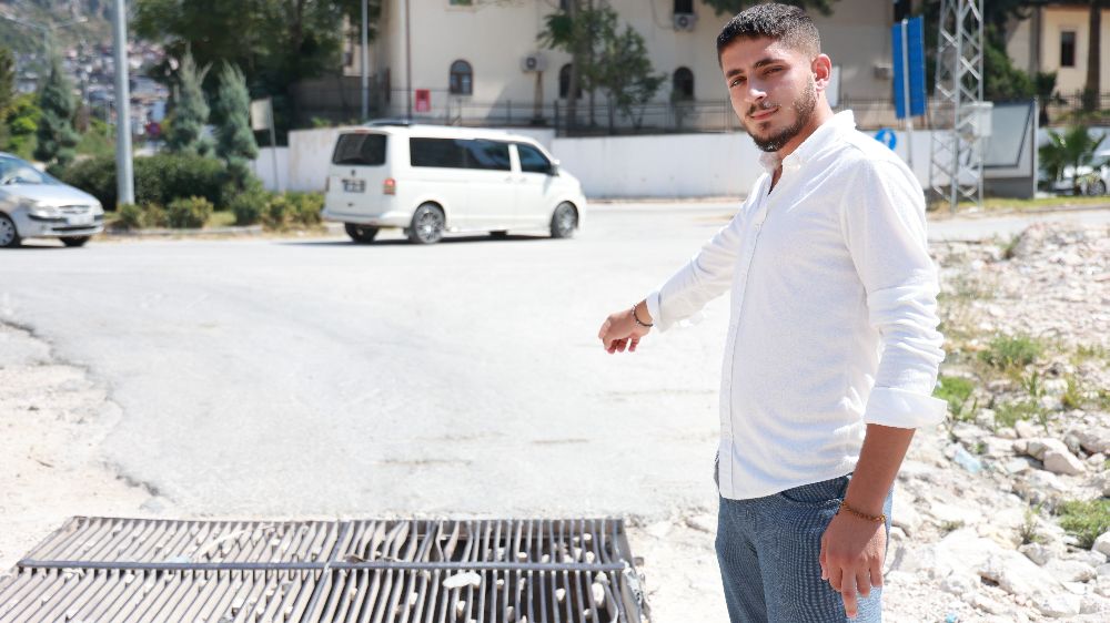 Hatay’da zihinsel engelli kişinin ayağı mazgala sıkıştı 