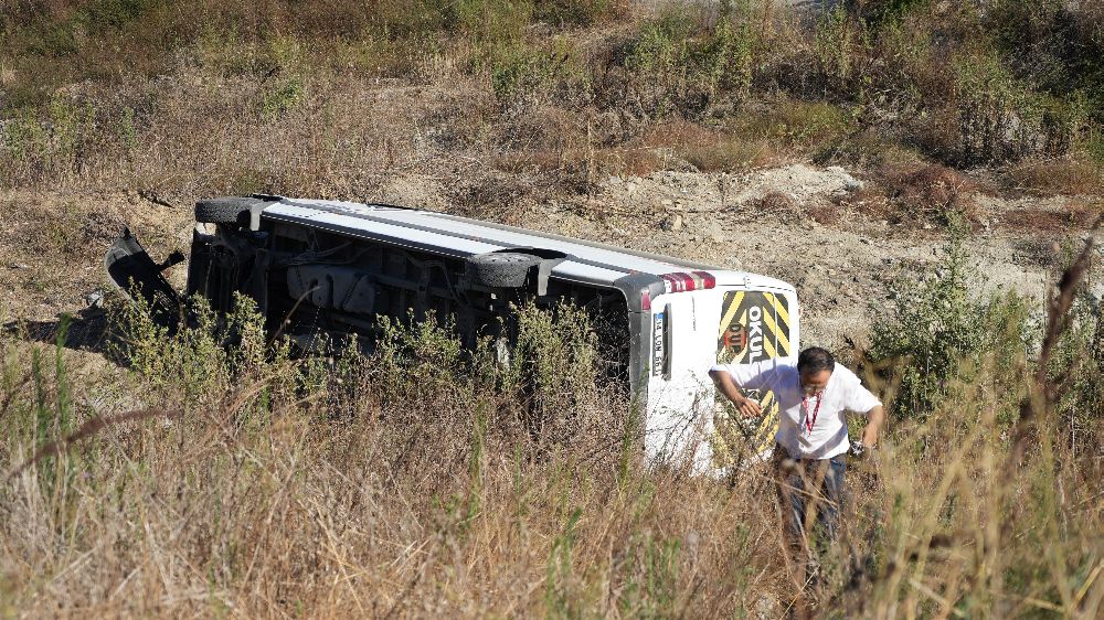 İstanbul'da otomobil şarampole uçtu 9 kişi yaralandı