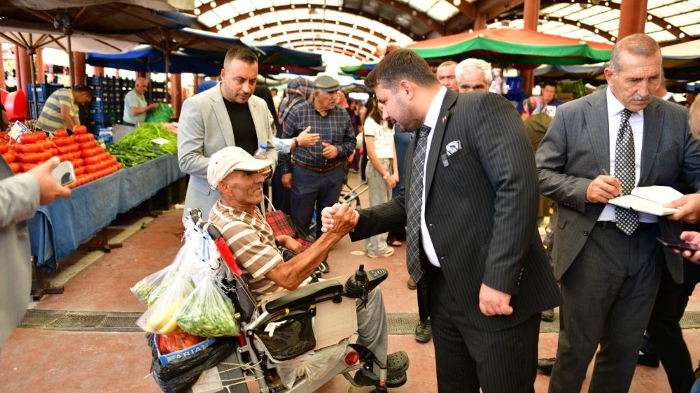  Kahramankazan Belediye Başkanı Çırpanoğlu pazar vatandaşlarla bir araya geldi