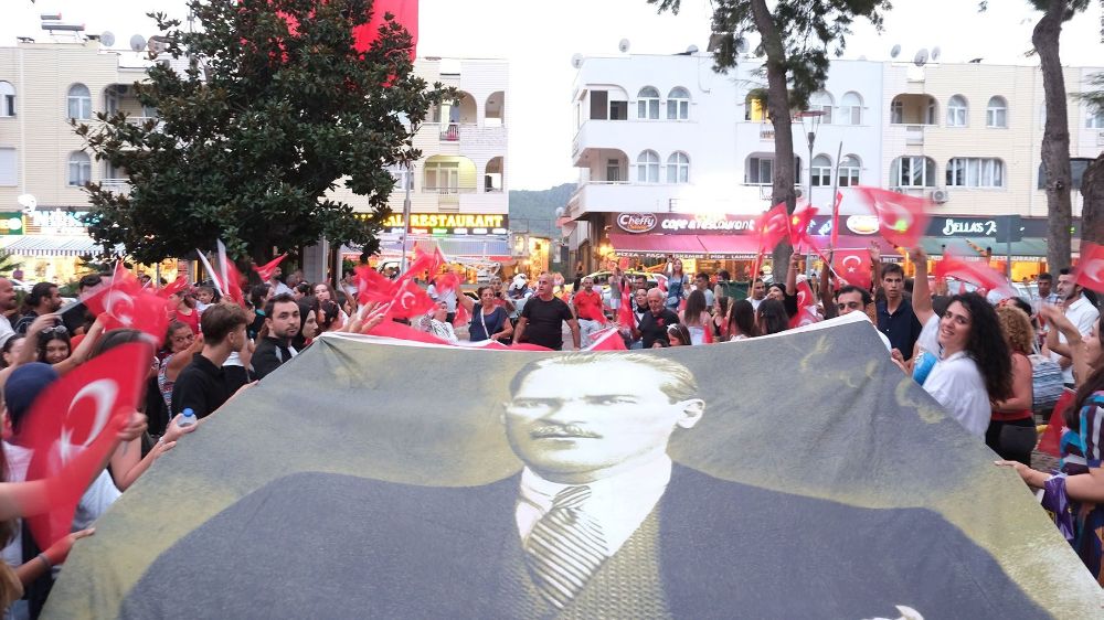 Kemer'de Zafer Bayramı coşkuyla kutlandı