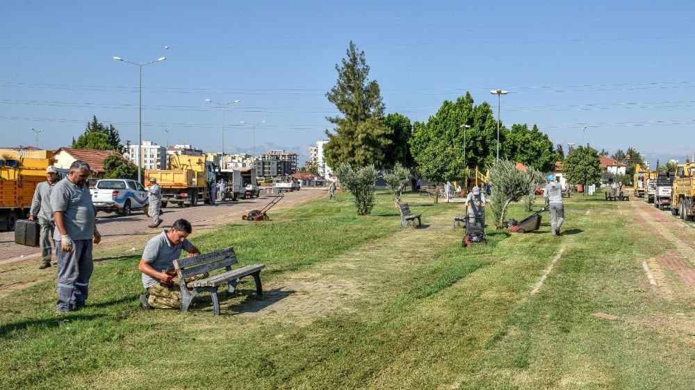 Kepez Belediyesi yeşillendirme çalışmaları devam ediyor 