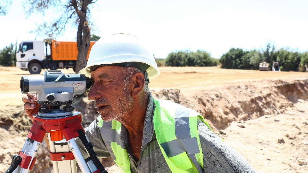 Mahallelerde çalışmalar hız kesmeden devam ediyor