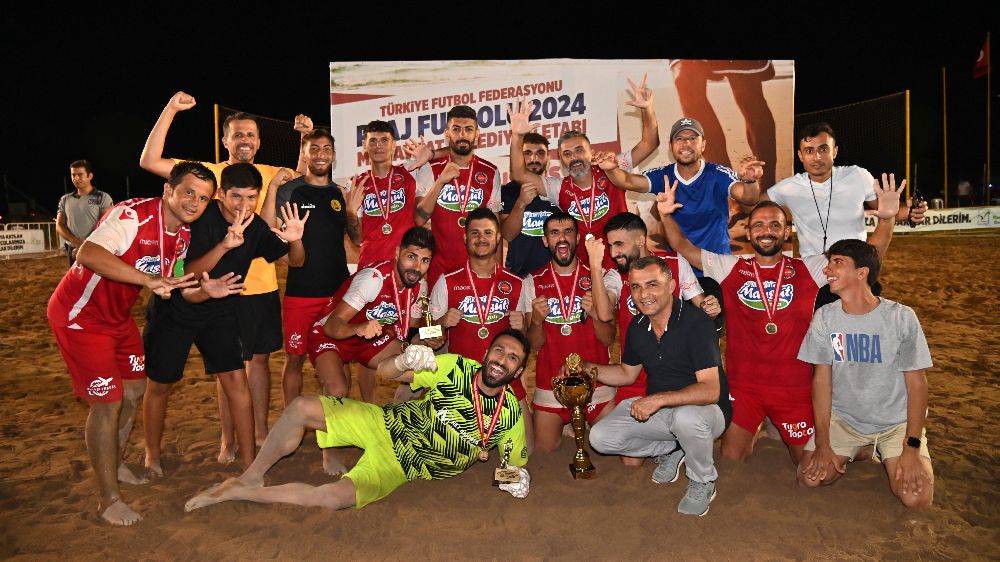 Manavgat'ta plaj futbolu son erdi İşte kazananlar