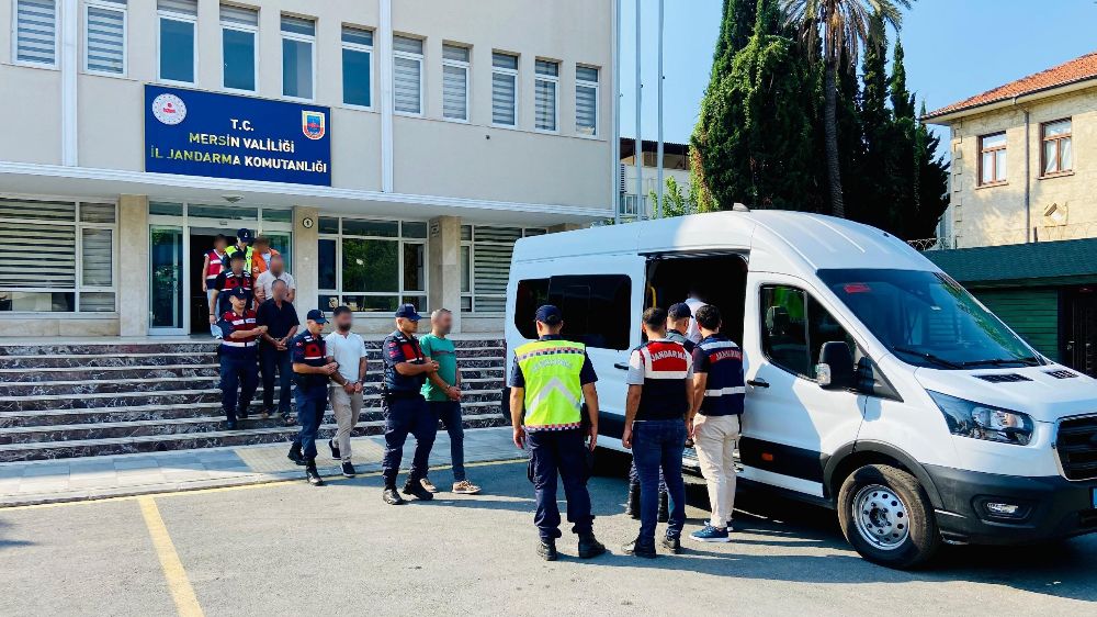 Mersin'de jandarma ekiplerinden teröre yönelik operasyon