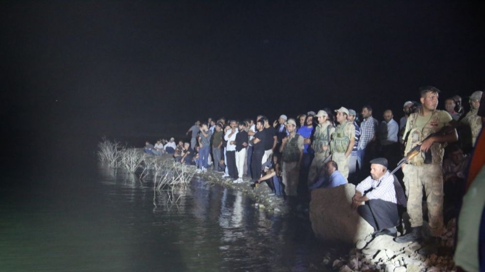 Muş'u Yasa boğdu  Baraj Gölünde Aynı Aileden Biri Hamile 5 kişi boğuldu 