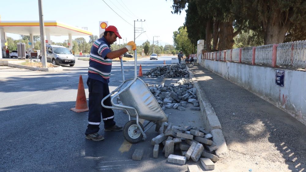 Nazilli Belediyesi Fen İşleri Müdürlüğü ekipleri çalışmalara hız kesmeden devam ediyor 