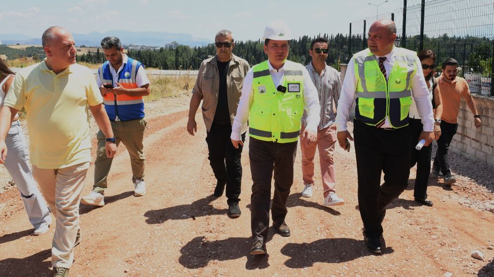 Osmangazi Belediyesi, sıcak asfalt çalışmalarına devam ediyor 