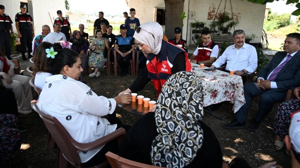 Osmaniye'de gül hasadı başladı 