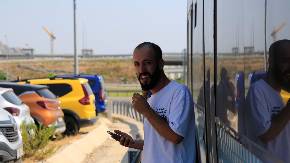 Polis merkezine gelen şahsın, amacının gasp olmadığını, kaza sonrası otobüs şoförüne sinirlenip o refleksle anahtarı aldığını söylediği öğrenildi