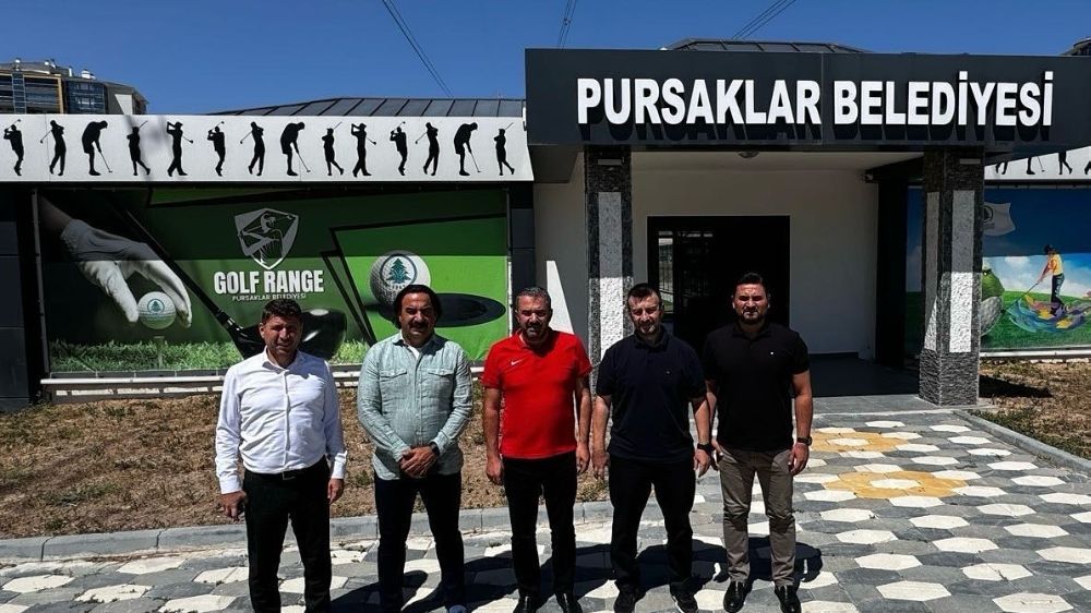 Pursaklar Belediye Başkanı Ertuğrul Çetin spor tesislerini gezdi