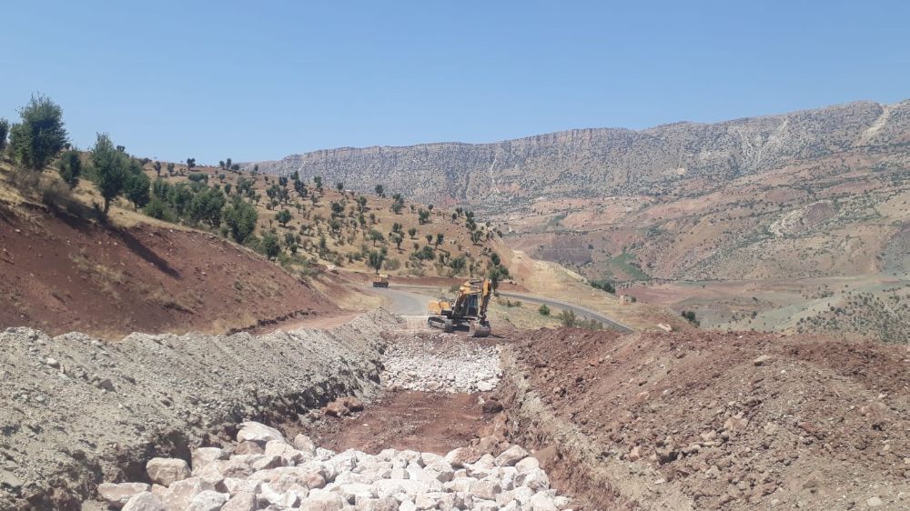 Siirt'te kapanan köy yolu trafiğe açıldı