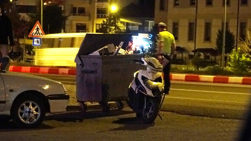  Tavşanlı'da kaza motosiklet sürücüsü direksiyon hakimiyetini kaybedip düştü 