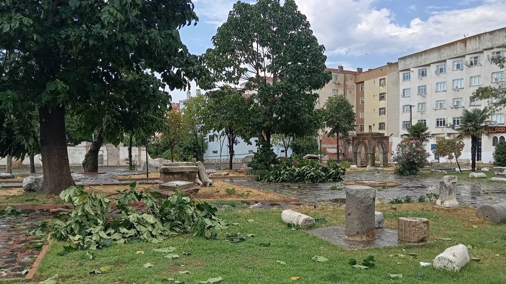 Tekirdağ’da fırtına hayatı olumsuz etkiledi 