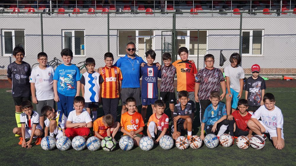 Tepebaşı Belediyesi  futbol yaz okuluna ilgi büyük 