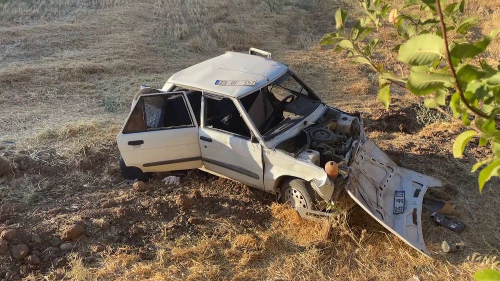 Adıyaman’da direksiyon hakimiyetini kaybeden sürücü şarampole uçtu