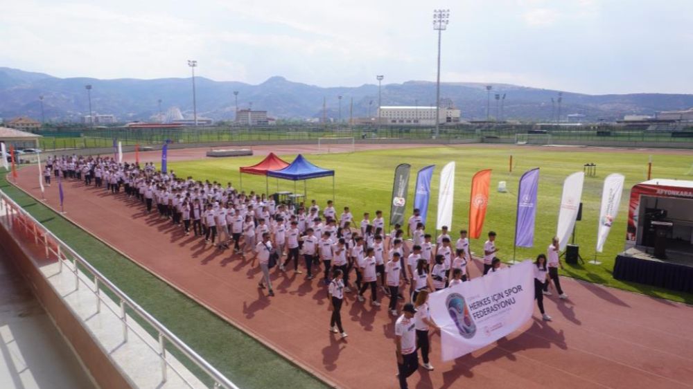 Afyon'da Avrupa Spor Haftası kutlamaları renkli görüntülere sahne oldu