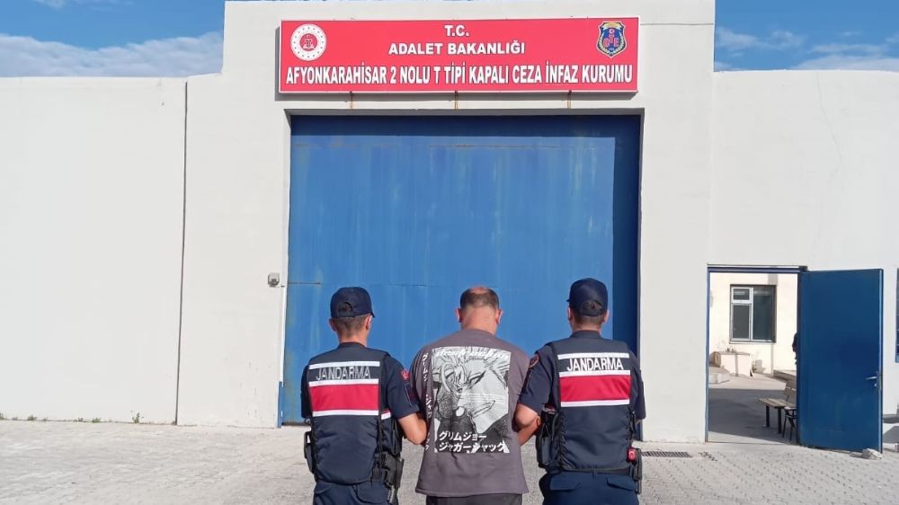 Afyon'da hapis cezası bulunan şahsı jandarma yakaladı