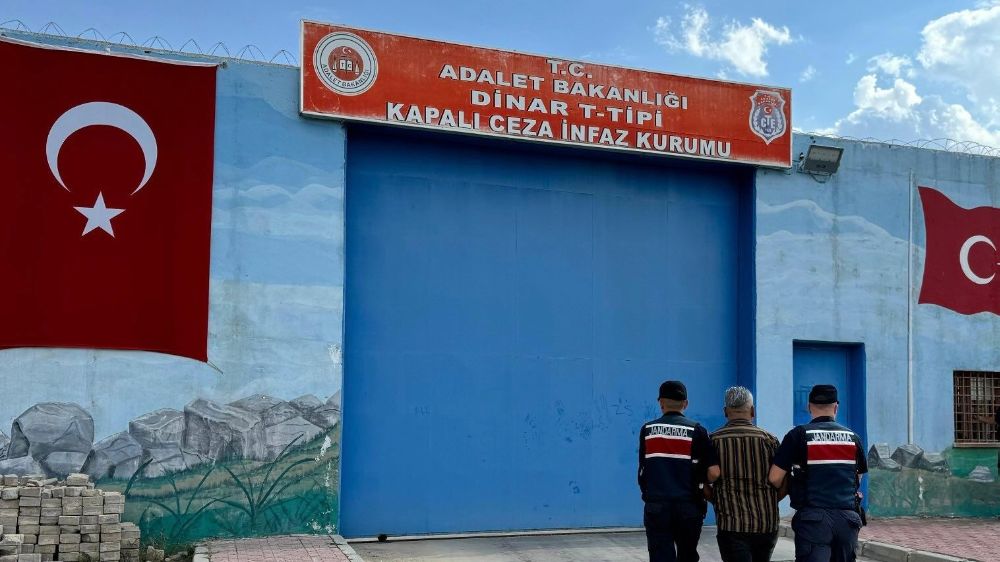 Afyonkarahisar’da hapis cezasıyla aranan şahıs yakalandı