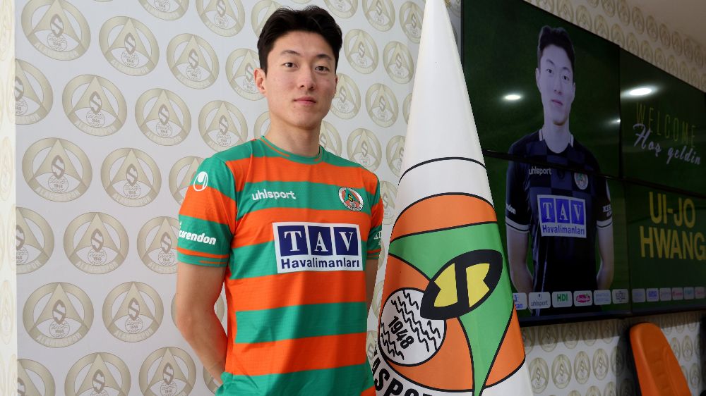 Alanyaspor, Ui-Jo Hwang'ı ile anlaşma imzaladı