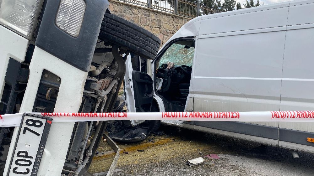 Ankara'da trafik kazası! Yumurtalar yola saçıldı