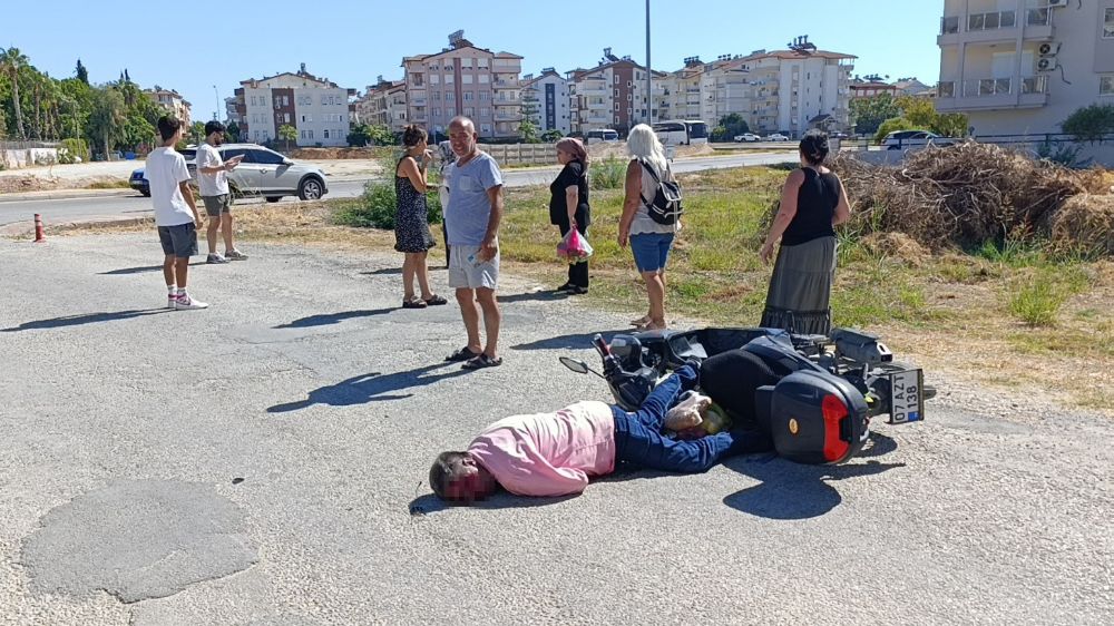 Antalya'da motosiklet kazası! Sürücü ağır yaralandı