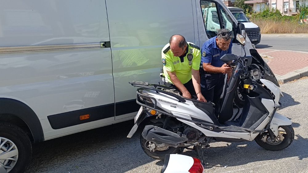 Antalya'da trafik kazası! Araç ile motosiklet çarpıştı