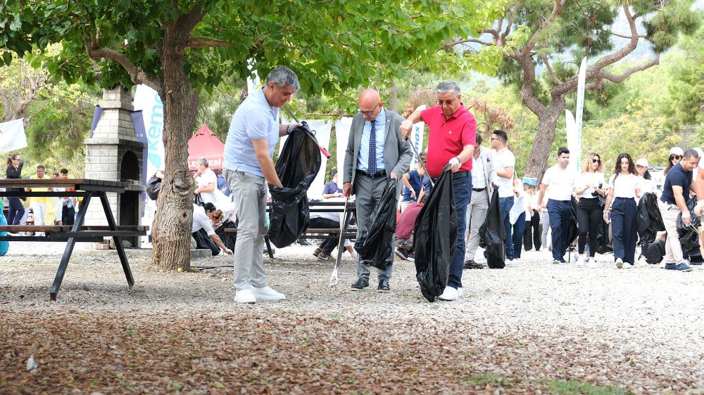 Antalya Kemer'de Genel Temizlik etkinliği