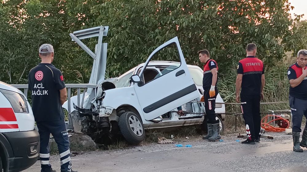 Çanakkale'de feci kaza 1 kişi hayatını kaybetti 1 kişi ağır yaralandı