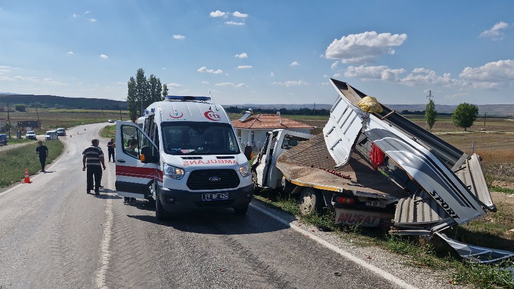 Çorum'da trafik kazası 2 kişi yaralandı