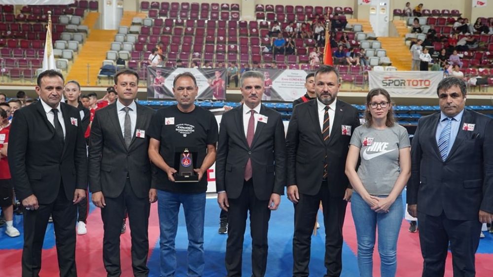 Enes Gündaşlı'nın anısına Türkiye Yıldızlar Takım Karate Şampiyonası Isparta'da açılışı yapıldı