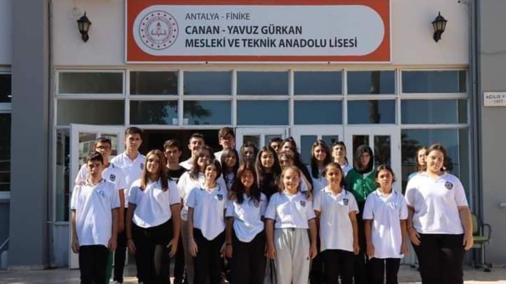 Finike Canan Yavuz Gürkan Mesleki ve Teknik Anadolu Lisesi  öğrencileri sahada