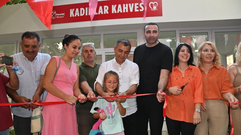 Manavgat Belediyesi kadınlar kahvehanesi açıldı